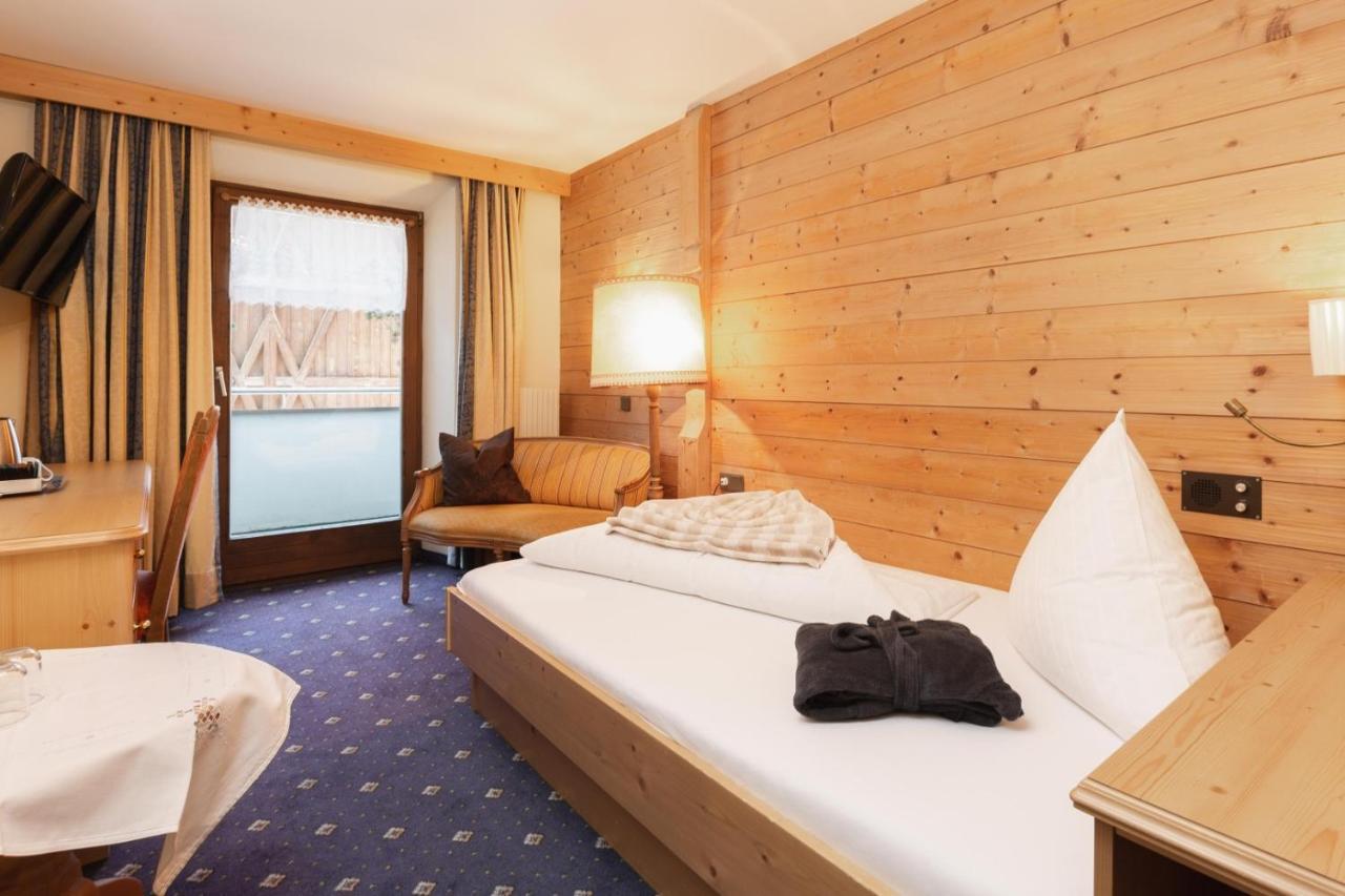 Familienhotel Adler Серфаус Номер фото